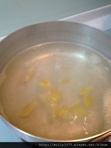 【湯品料理】蛤蠣薑絲茼萵湯