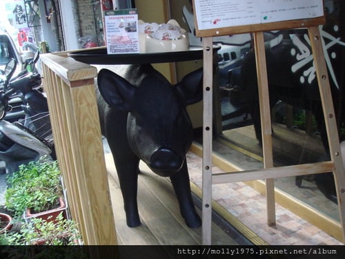 2011年~豬跳舞小餐館 ( Dancing Pig )
