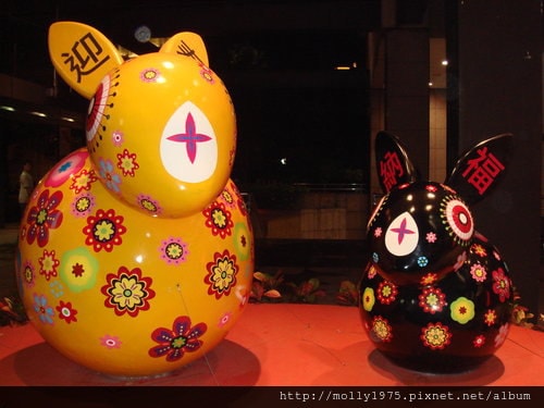 2011年10月14日信義區新光三越街景