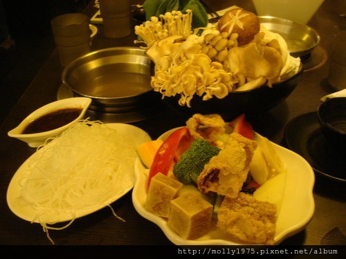 2011年9月10日一兆堂鍋物 (微風台北車站店)