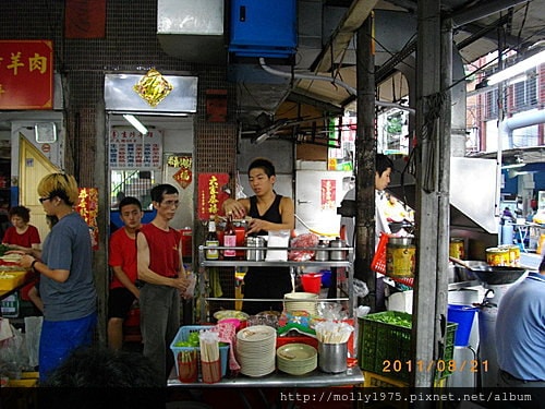 2011年8月21日三重天橋下炒羊肉