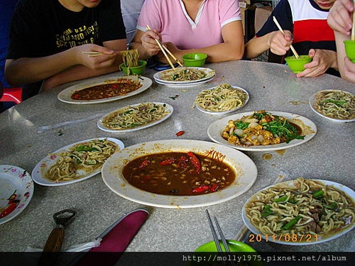 2011年8月21日三重天橋下炒羊肉