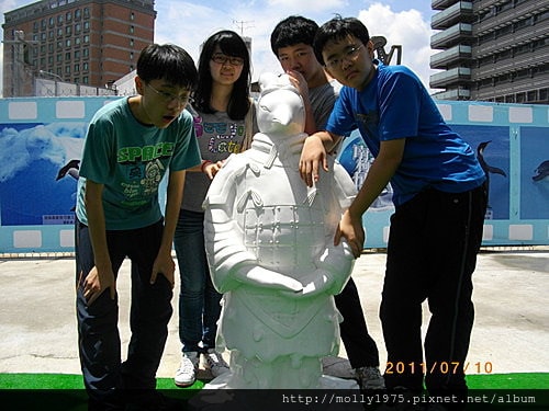 2011年7月10日兼差保母負18度南北極地展覽會