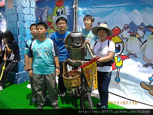 2011年7月10日兼差保母負18度南北極地展覽會