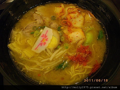 2011年06月18日台北車站二樓微風美食街