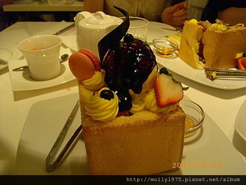 2011年5月26日東區名媛最愛的蜜糖吐司dazzling cafe