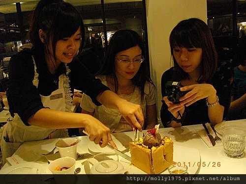 2011年5月26日東區名媛最愛的蜜糖吐司dazzling cafe