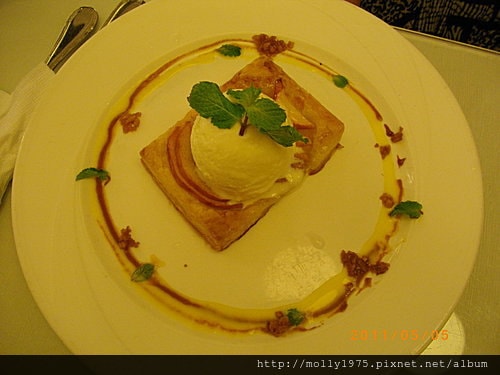 2011年05月05日-提前慶祝母親節-skylark加州風洋食館