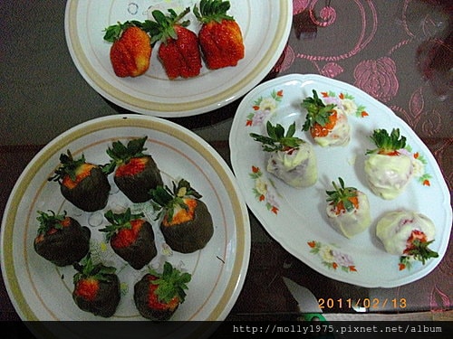 2011年2月13日自製巧克力草莓