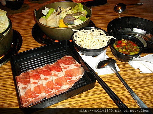 2011年02月03日99元起的麻辣妹子平價小火鍋