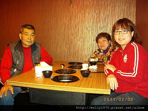 2011年02月03日99元起的麻辣妹子平價小火鍋