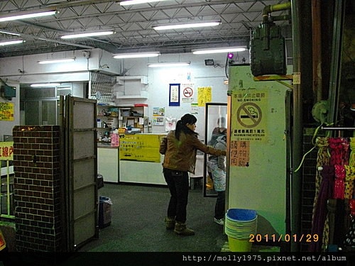 2011年01月29日台中東海夜市-東海雞腳凍