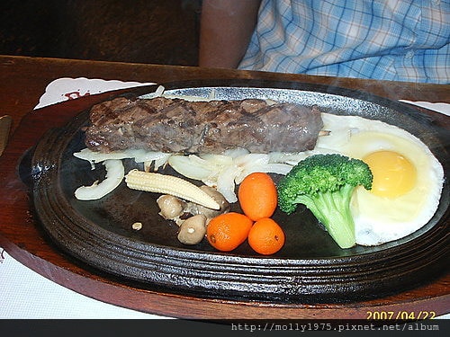 新莊某牛排館