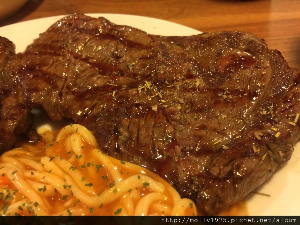 新莊Roast Steak燒烤牛排