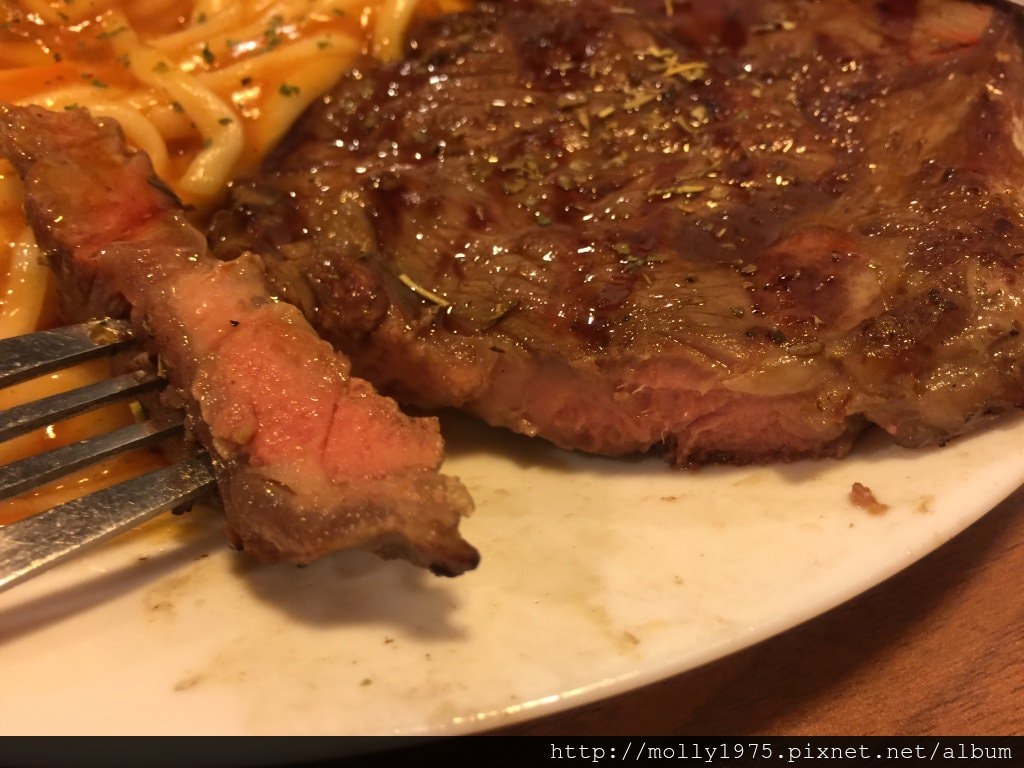 新莊Roast Steak燒烤牛排