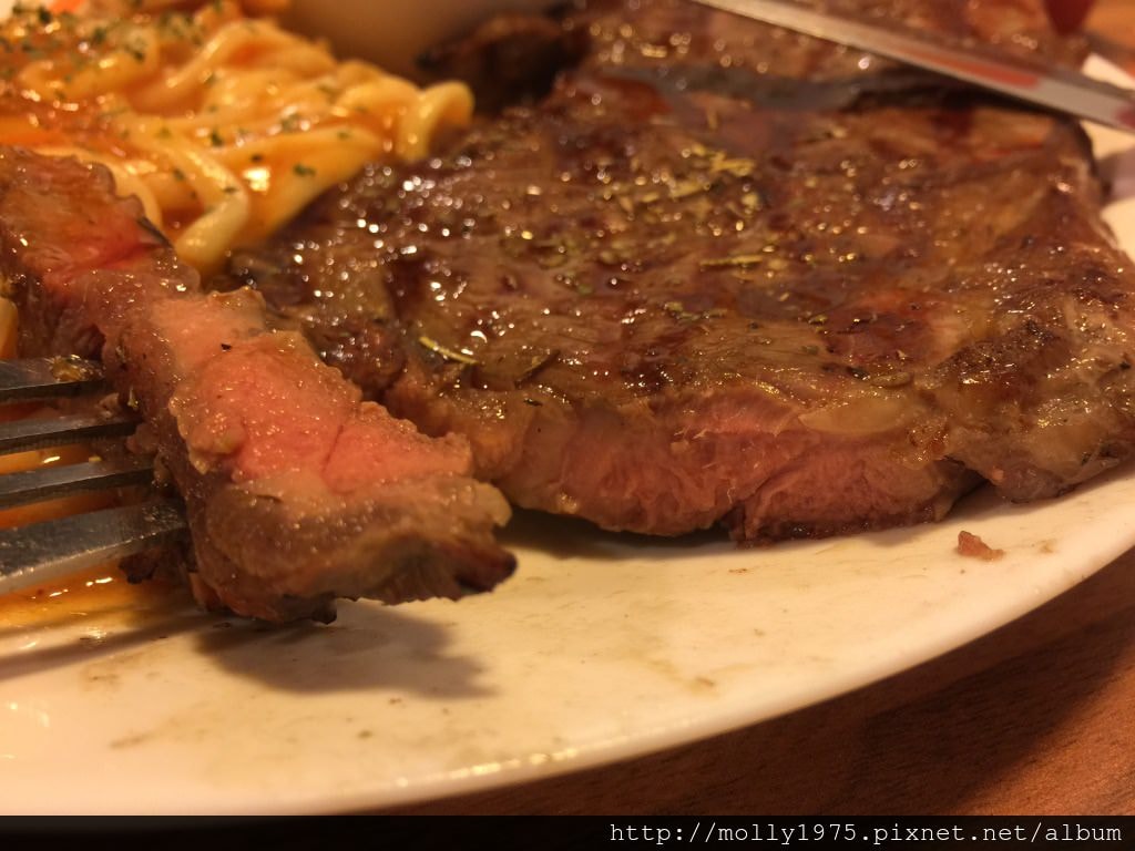 新莊Roast Steak燒烤牛排