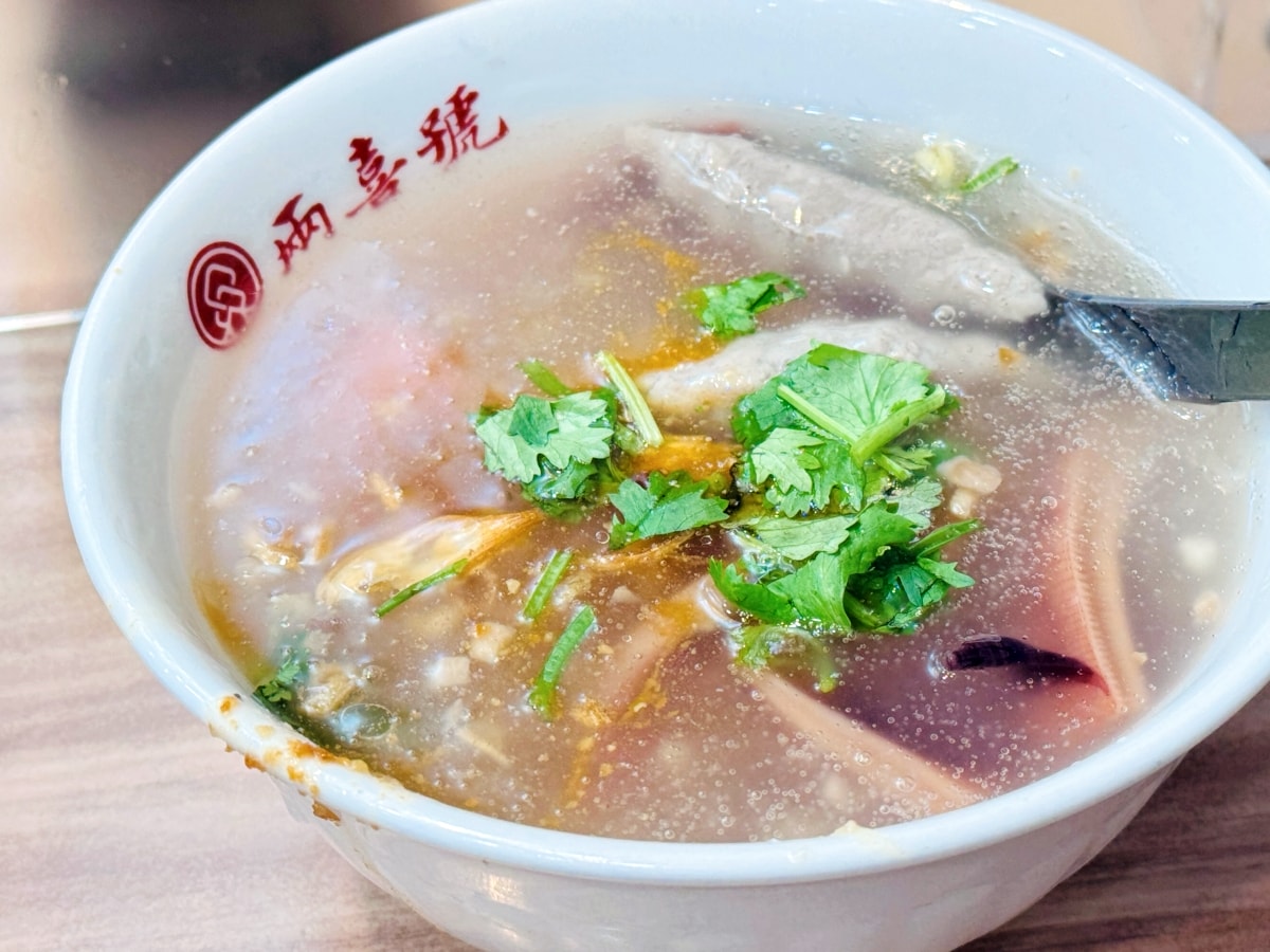 Liang xi hao 艋舺老牌百年魷魚羹老店 兩喜號魷魚羹